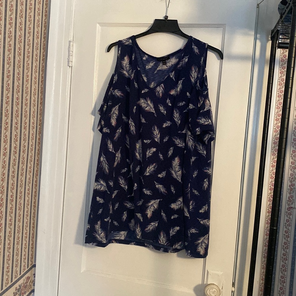 Cold shoulder feather shirt